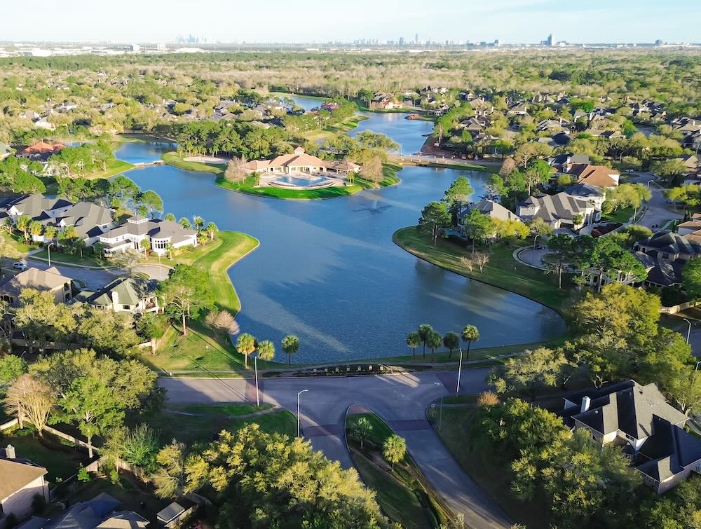 Lakeside upscale gated community in unincorporated area northwestern Harris County, Houston